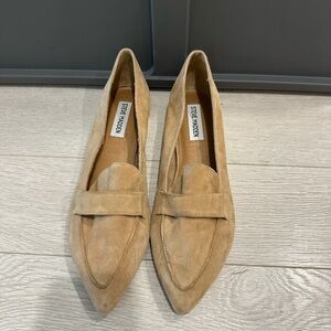NWT Steve Madden Beige Suede Flats